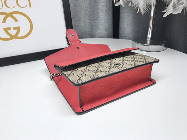 激安グッチバッグコピー角部分ディテール